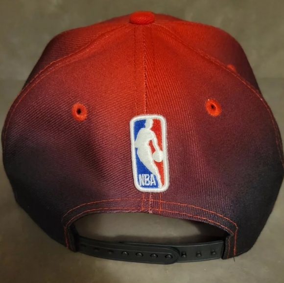 New Era 9Fifty Red/Black NBA Chicago Bulls 2TONE Snapback - Picture 2 of 3